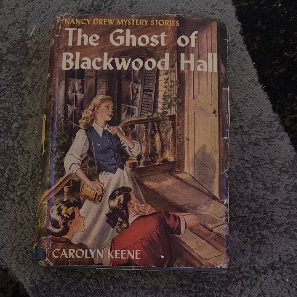 Nancy Drew Mystery Stories: The Ghost of Blackwood Hall Book